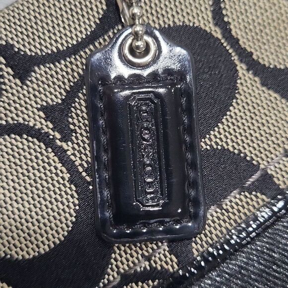 Authentic EUC Coach signature canvas wallet Wristlet designer luxury - Picture 4 of 8